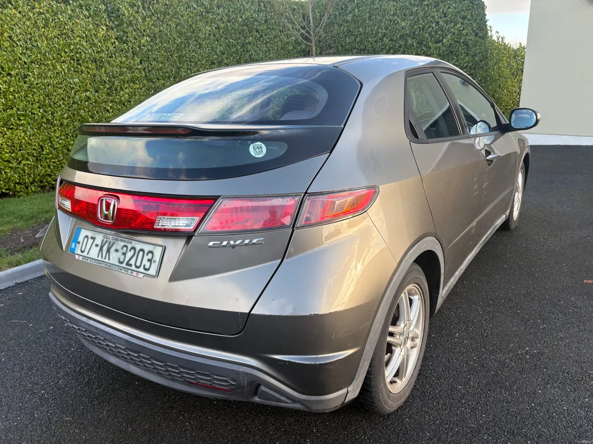 Honda Civic 2007 - Image 2