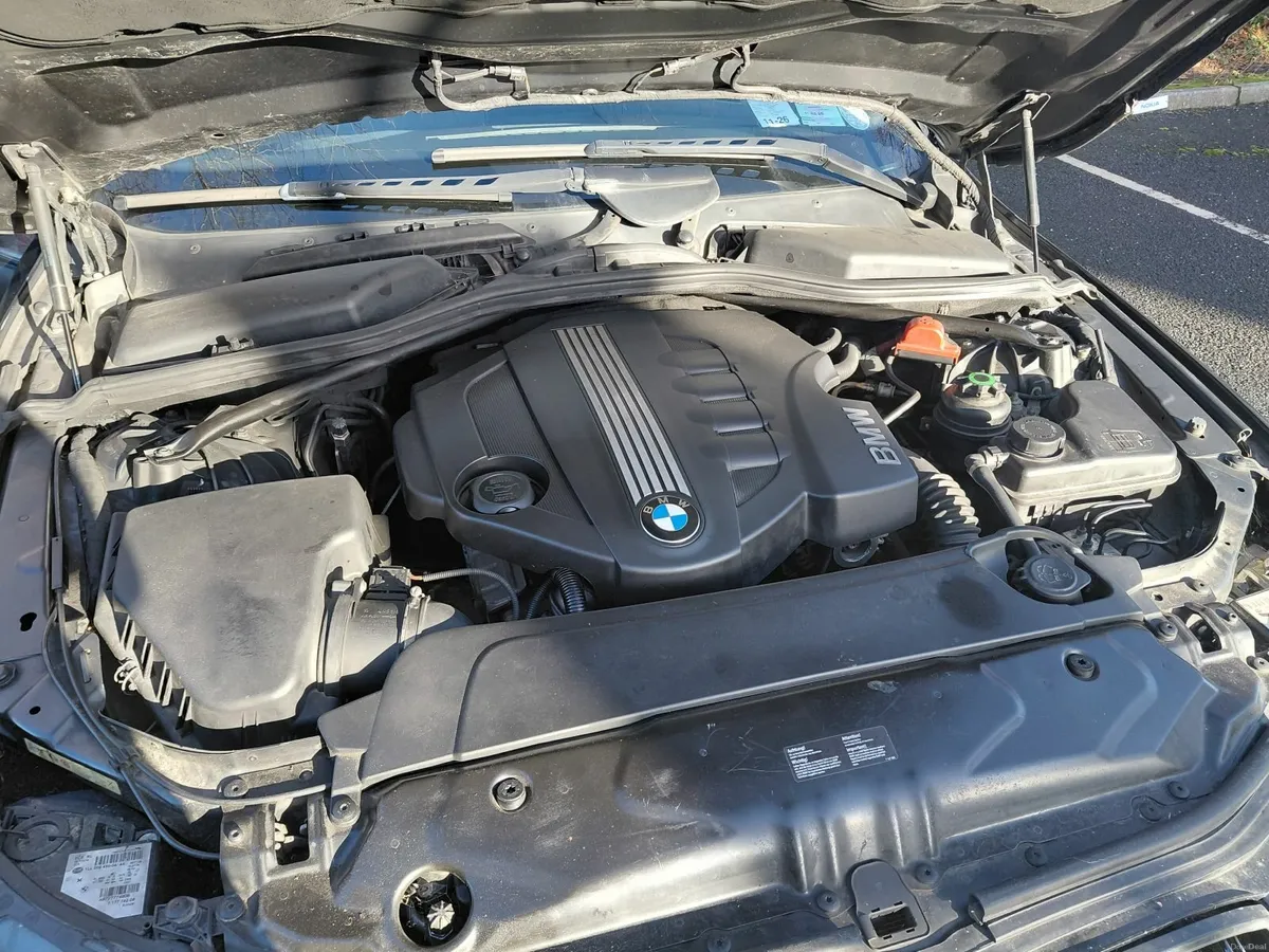 BMW 5-Series 2009 - Image 3