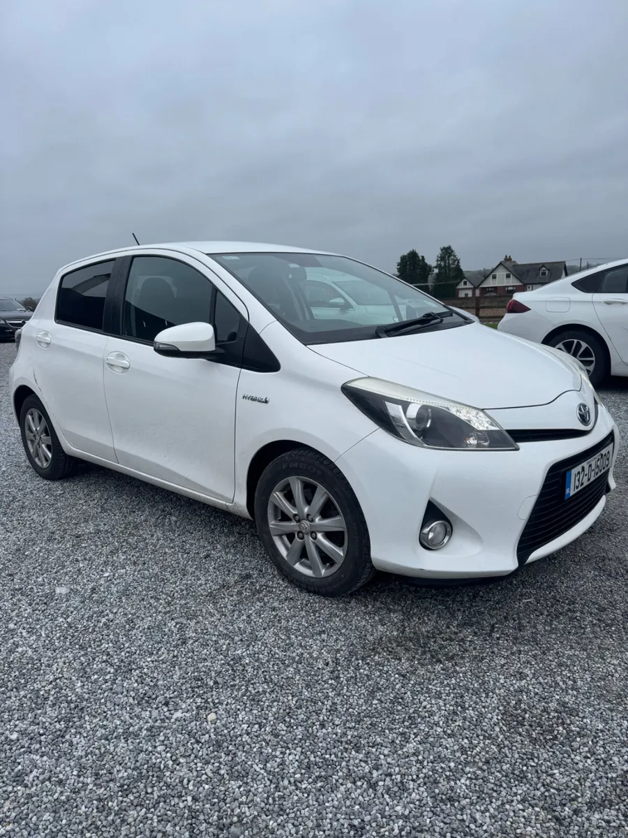 Toyota Yaris 2013 hybrid new nct and taxed - Image 3