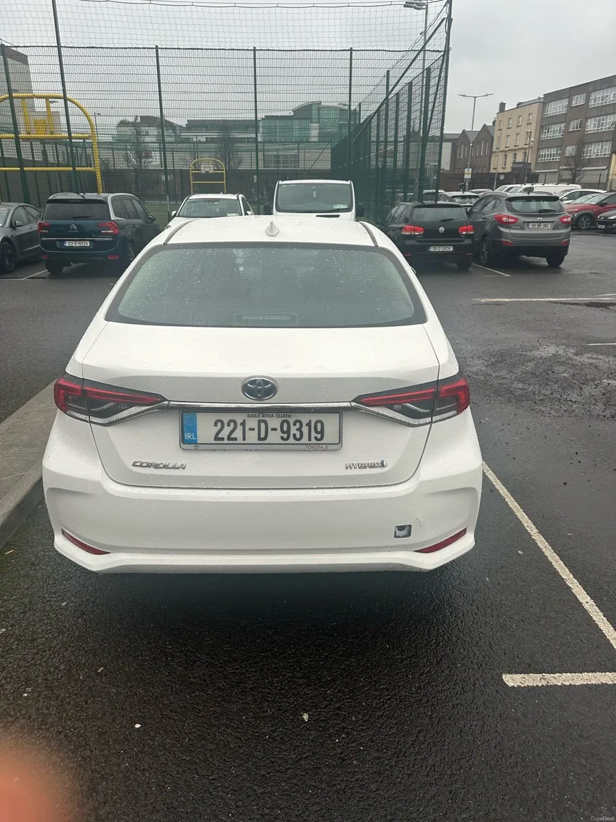 Toyota Corolla automatic hybrid 2022 - Image 2