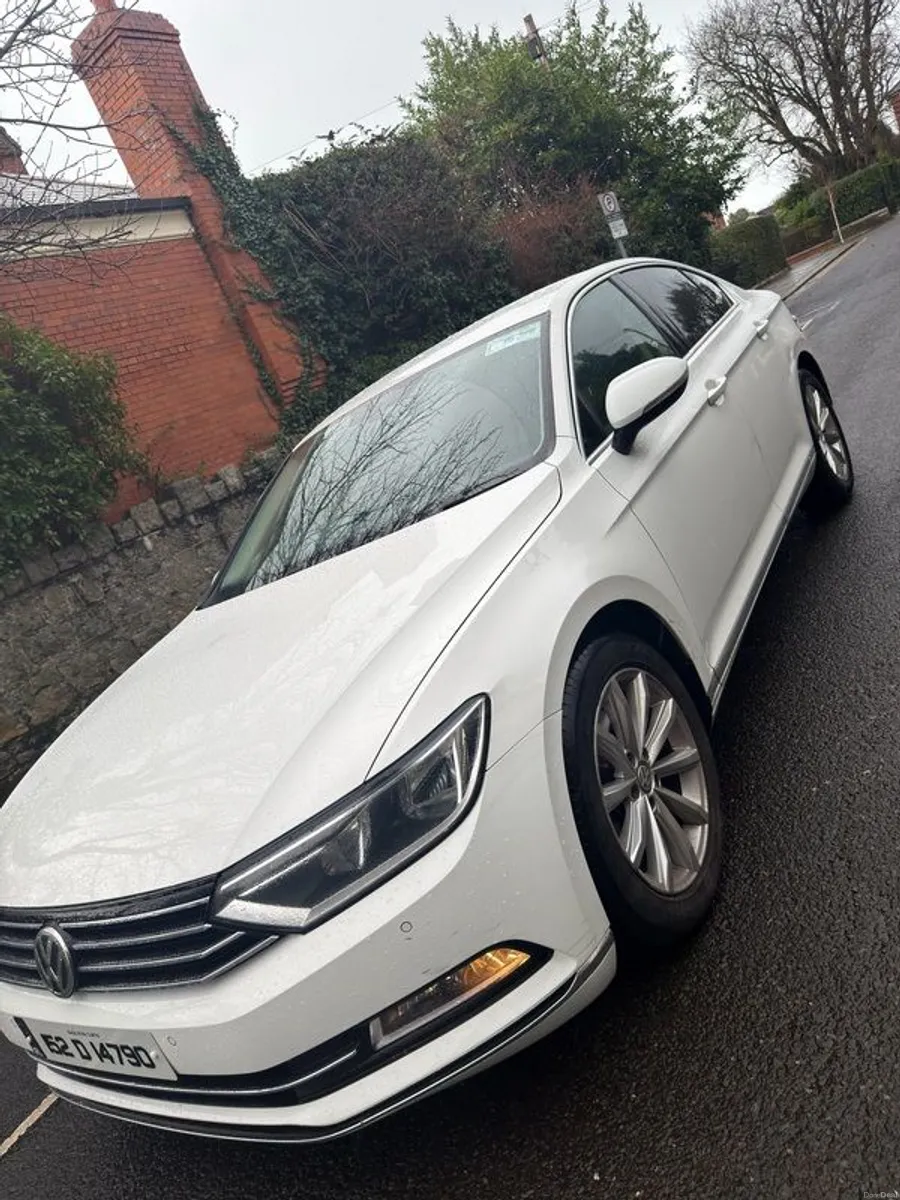 2015 Volkswagen Passat - Image 1