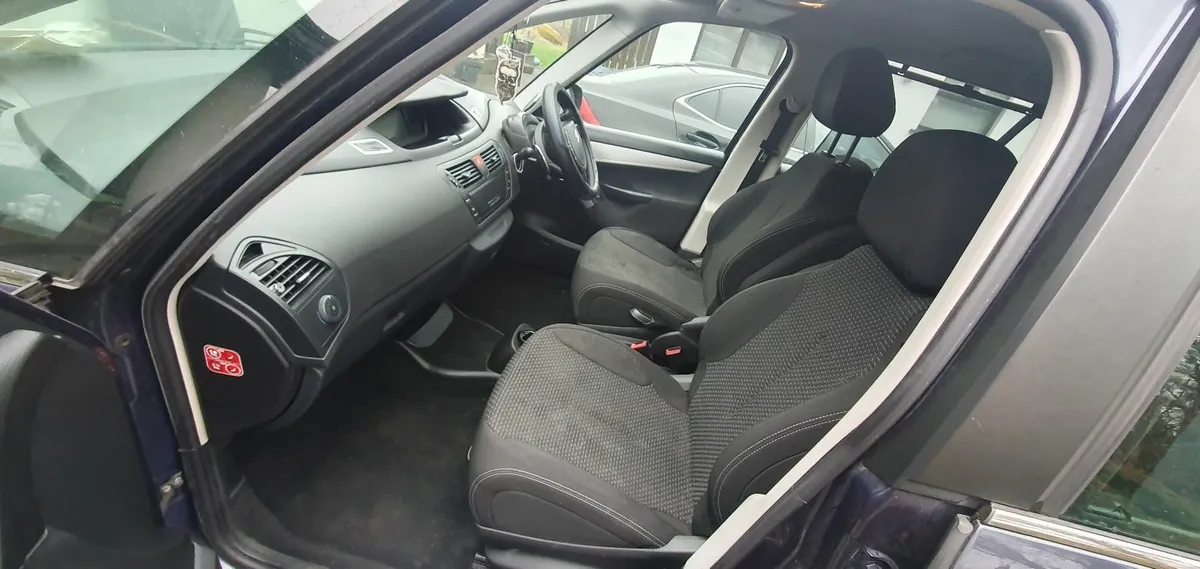 Citroen C4 Picasso 2012 - Image 2