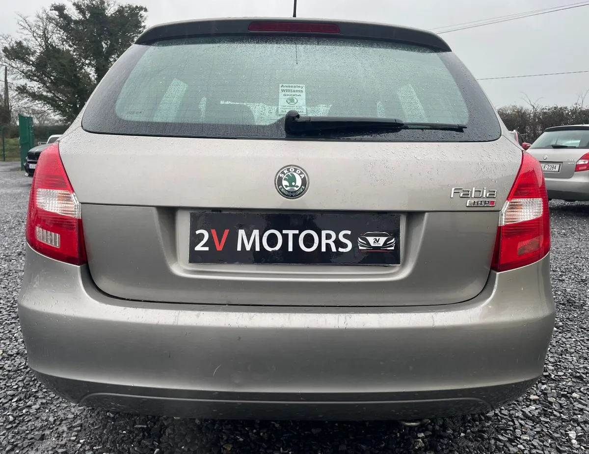 🔵 Skoda Fabia AMBIENTE 1.2 PETROL 70BHP - Image 4