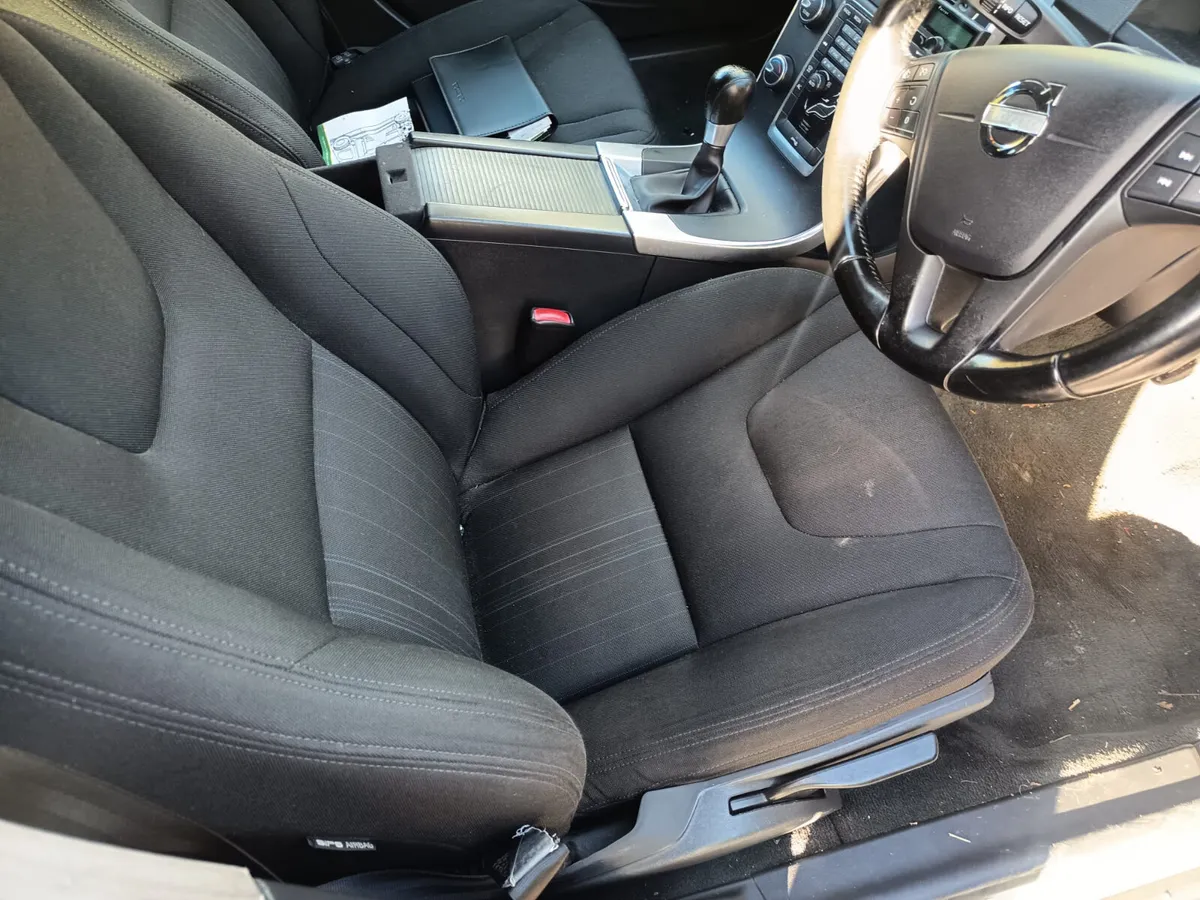 Volvo V60 2011 nctd - Image 3