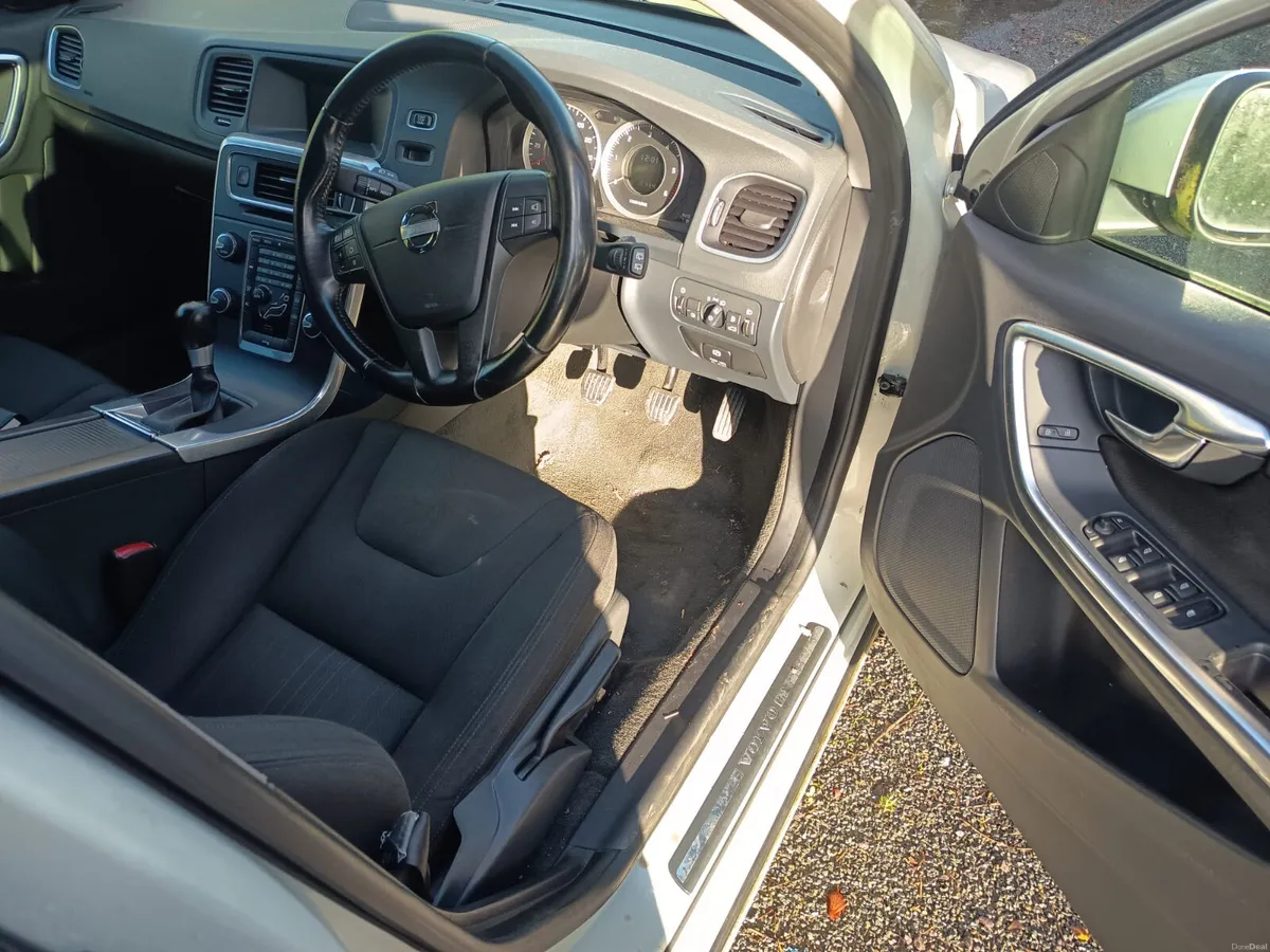 Volvo V60 2011 nctd - Image 4