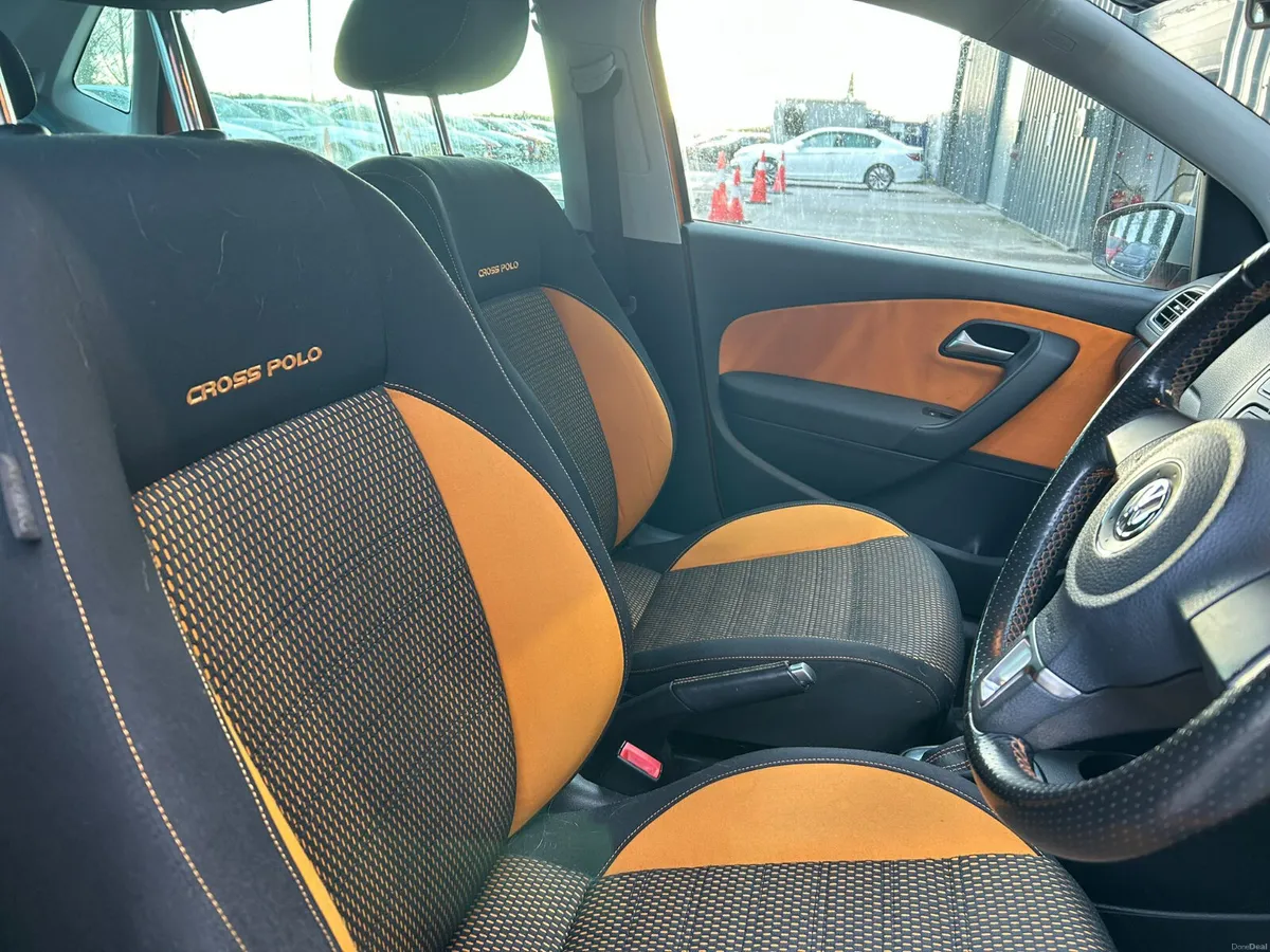 Volkswagen Polo cross 2014 Automatic €6990 - Image 2