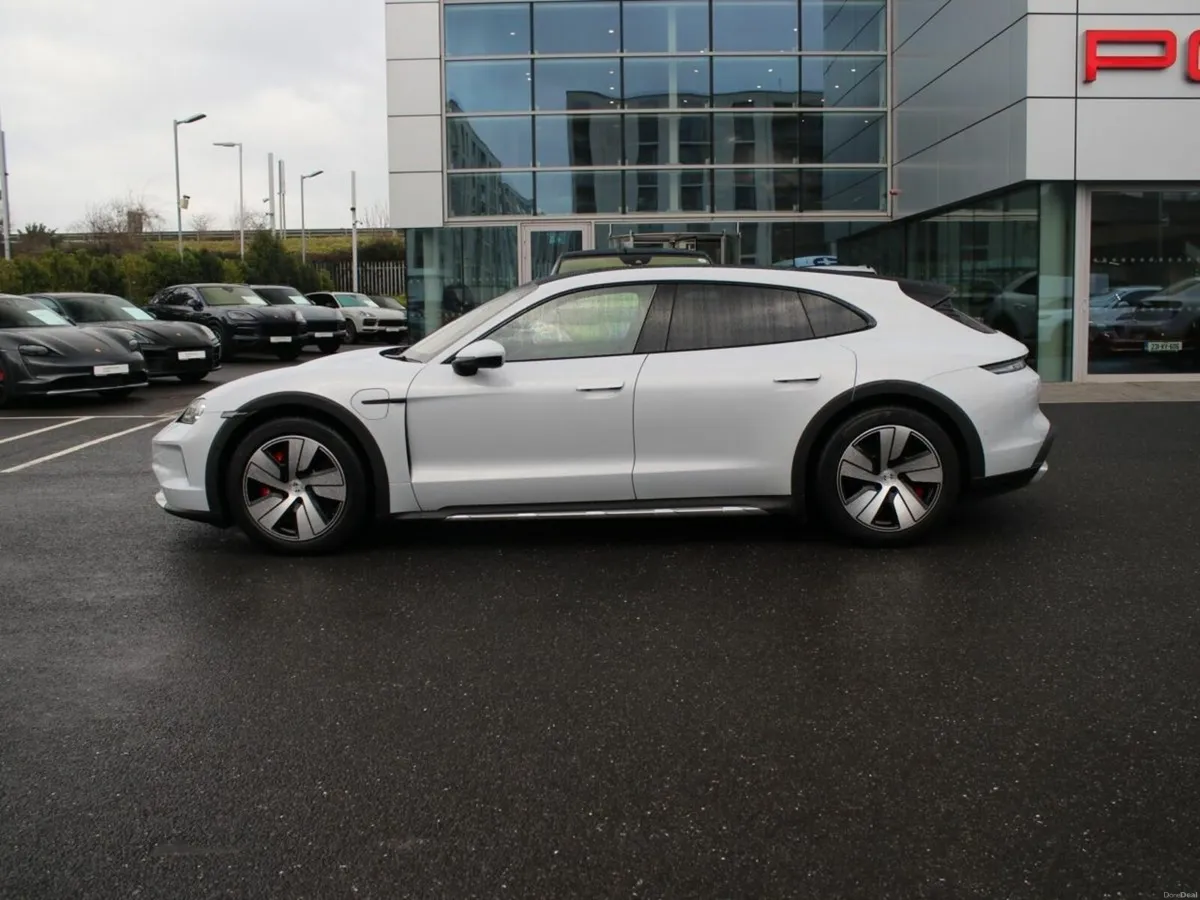 Porsche Taycan 4S Cross Turismo - Image 3