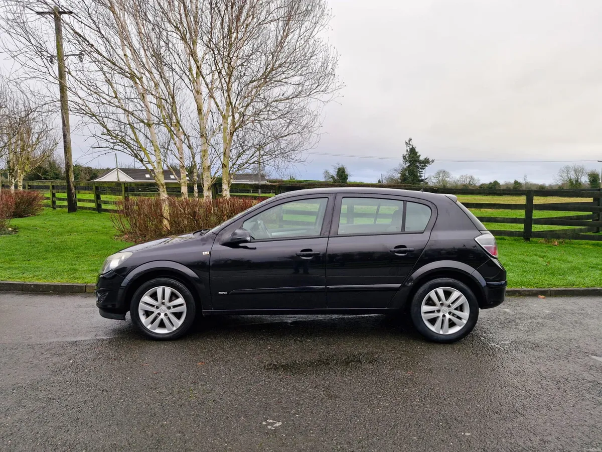 Opel Astra 1.4 petrol ( NCT and TAX ) !! - Image 3