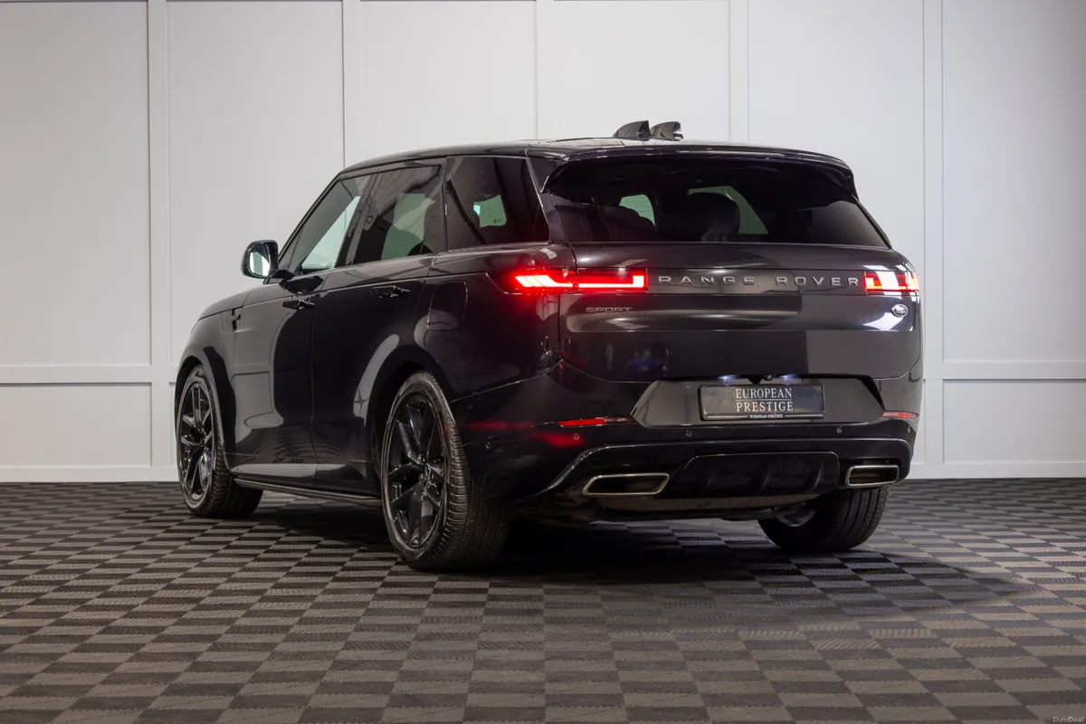 2023 Range Rover Sport P440e Dynamic HSE - Image 4