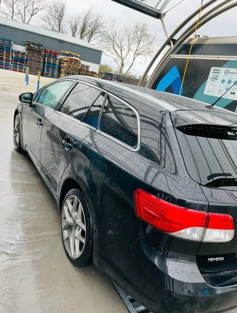 Toyota Avensis T27 - Image 1