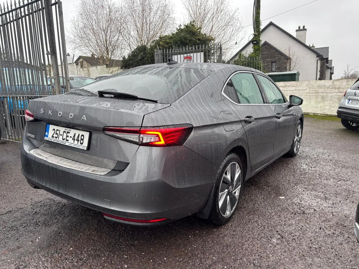Skoda Superb 2025  AUTOMATIC    DIESEL - Image 3