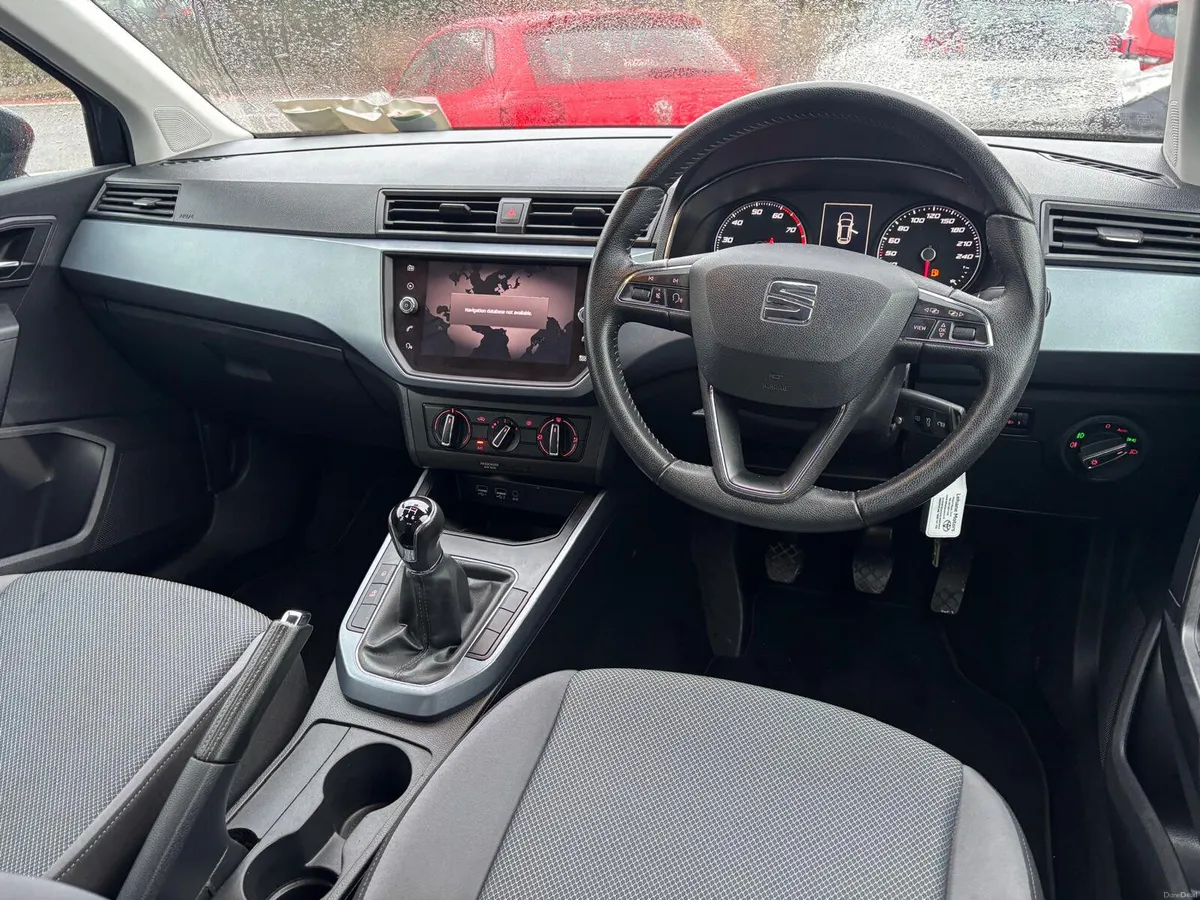 SEAT Arona 2019  PETROL  LOW  MILEAGE - Image 4
