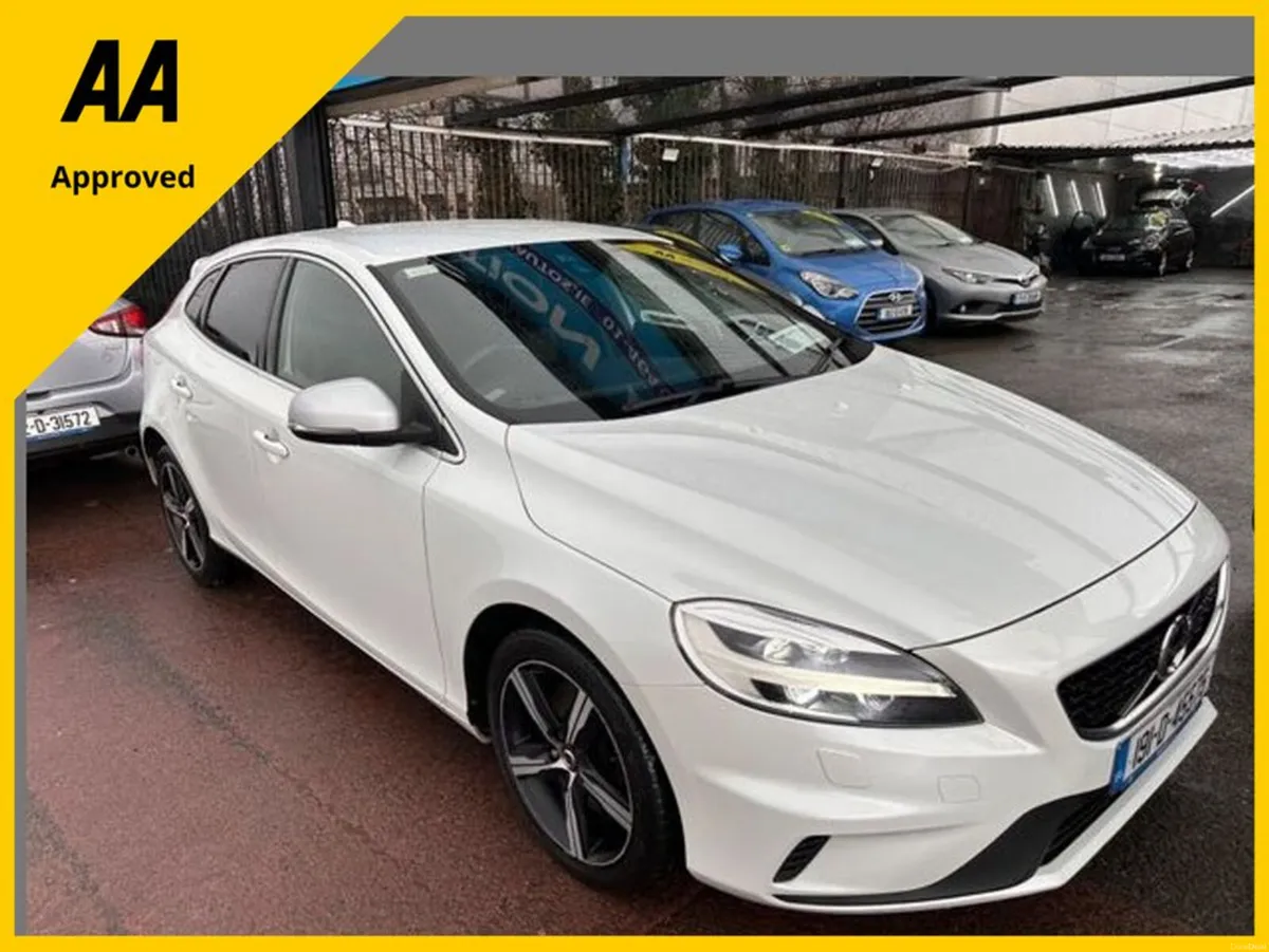 Volvo V40 1.5 PETROL, R-DESIGN, T 3 HIGH SPEC, LOW - Image 1