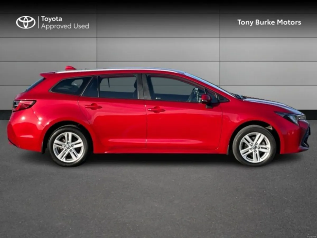 Toyota Corolla Estate Tourer - Luna Edition - 1.8 - Image 3