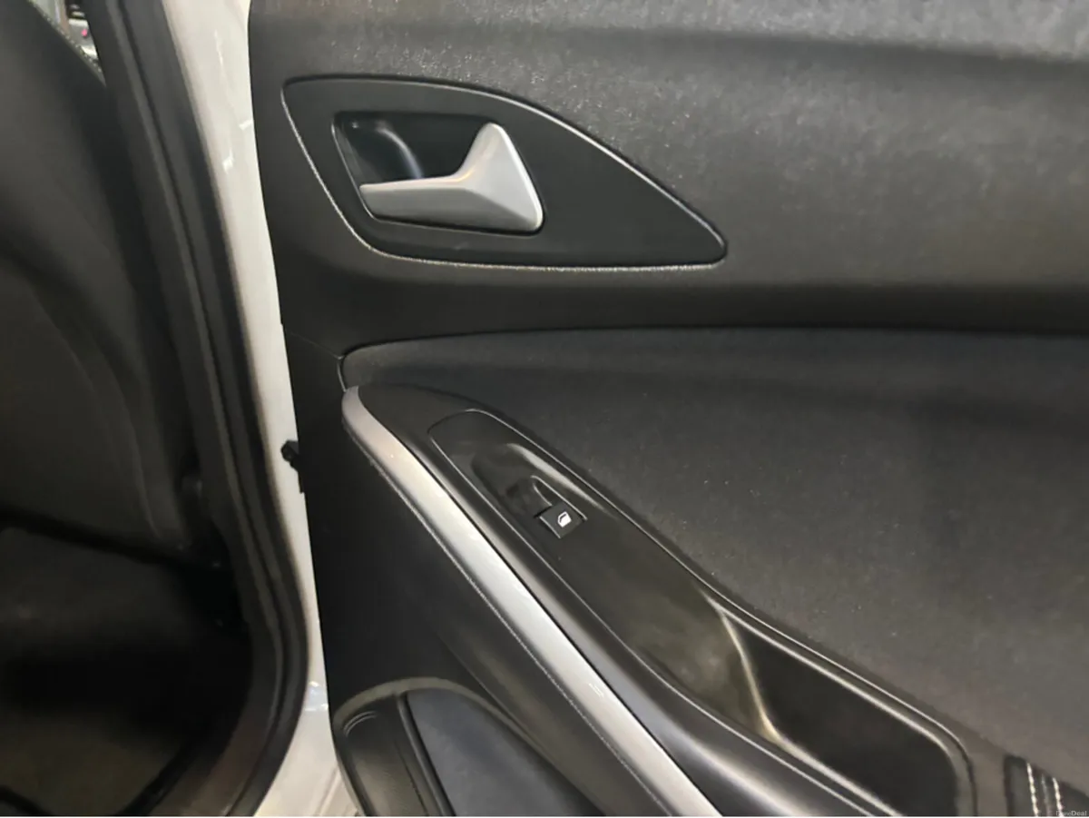 Opel Grandland X SC 1.2I 130PS 4DR - Image 4