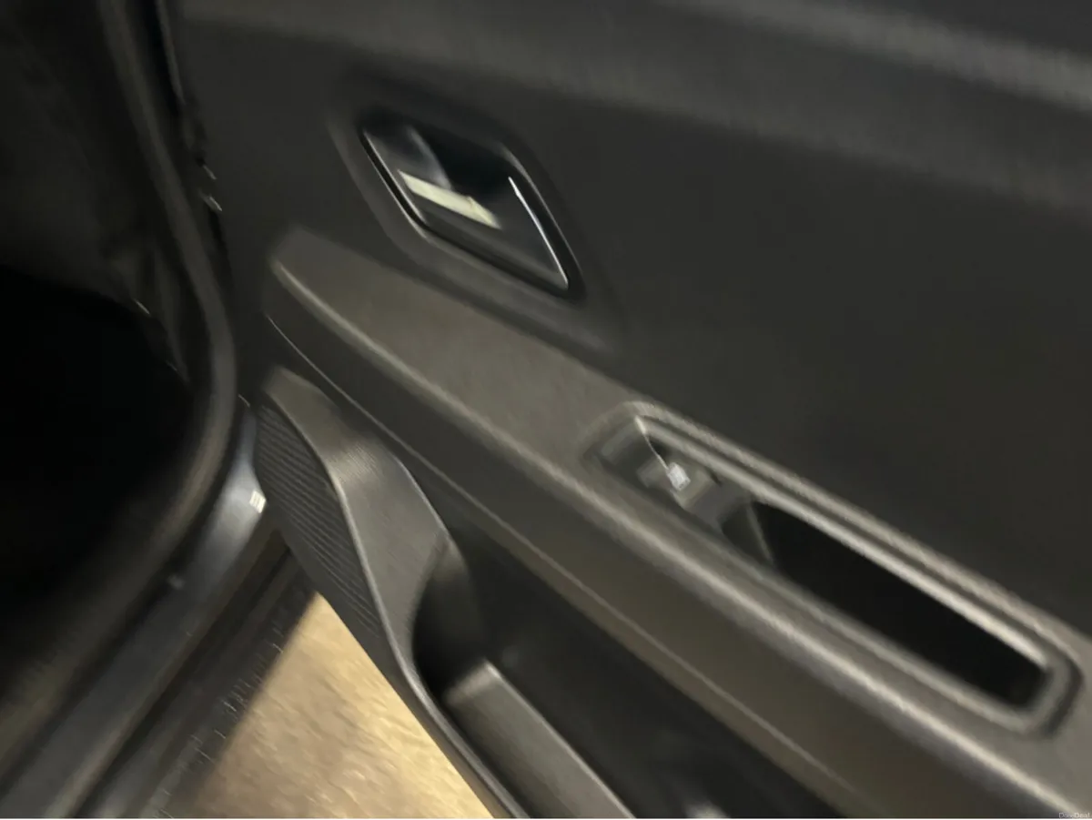 Dacia Jogger EXTREME SE TCE 110 5DR 7 Seater - Image 3