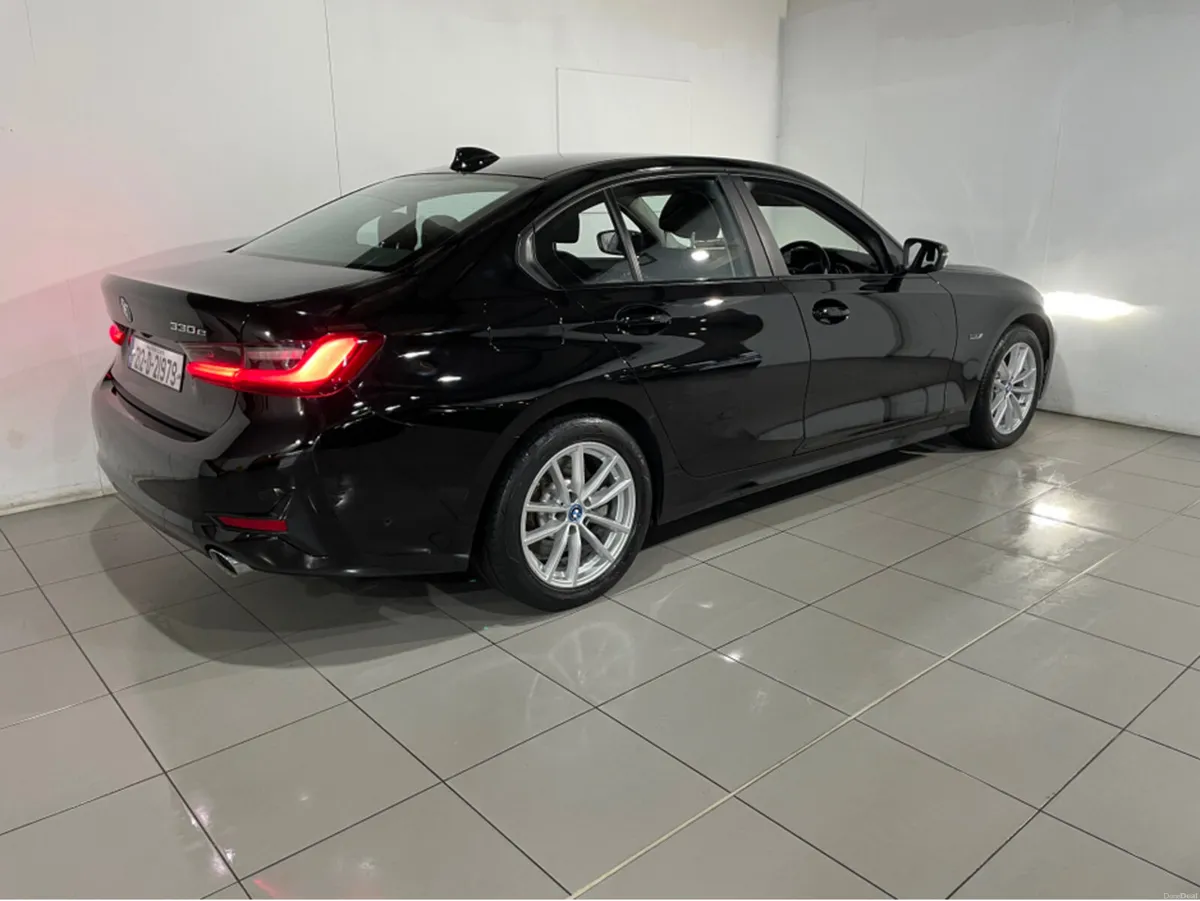 BMW 3-Series 330 SE 4DR AUTO PETROL PLUG IN - Image 3