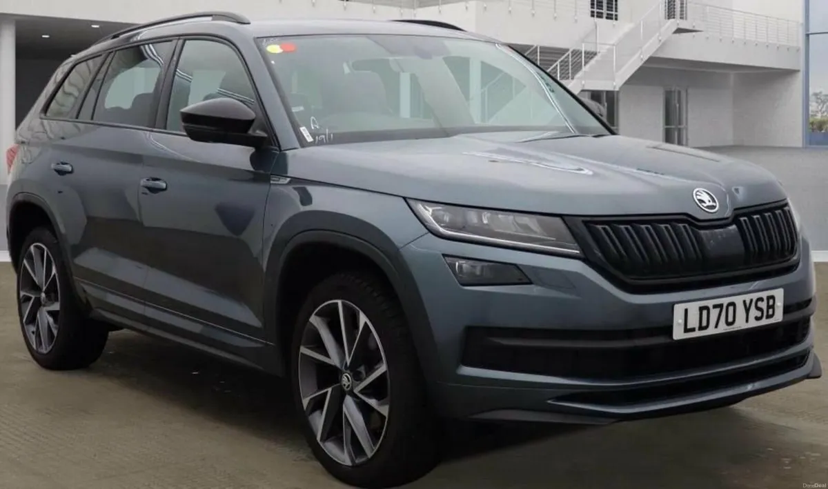 2.0 TDI SportLine SUV 5dr Diesel DSG 4WD Euro 6 (s - Image 1