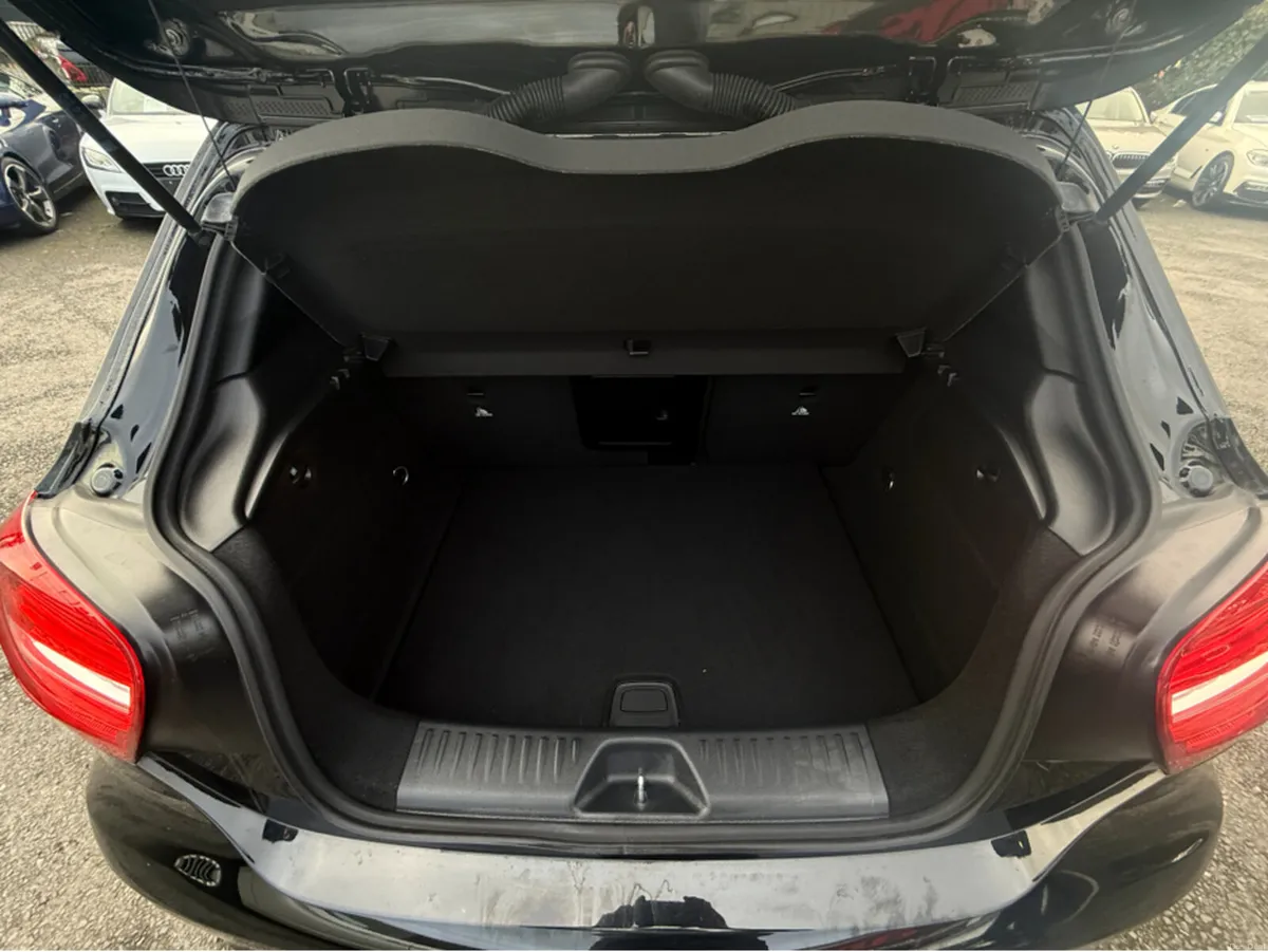 Mercedes-Benz A-Class A180 AMG INTERIOR HALF LEATH - Image 3