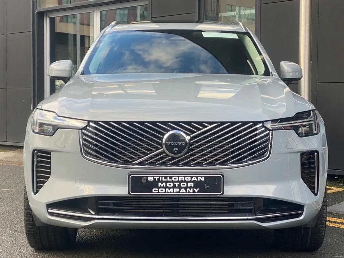 Volvo XC90 *Ultra* T8 PHEV AWD Auto - Image 2