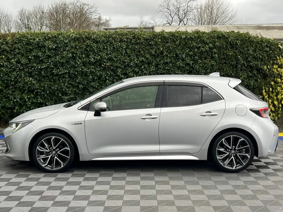 Toyota Corolla SPORT 1.8 HYBRID // DIAMOND CUT ALL - Image 3