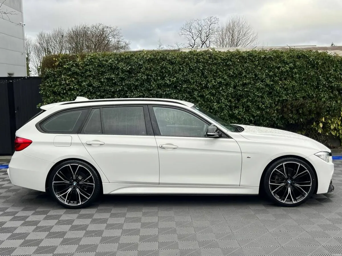 BMW 3-Series 320d M-SPORT COMPETITION // ADAPTIVE - Image 2