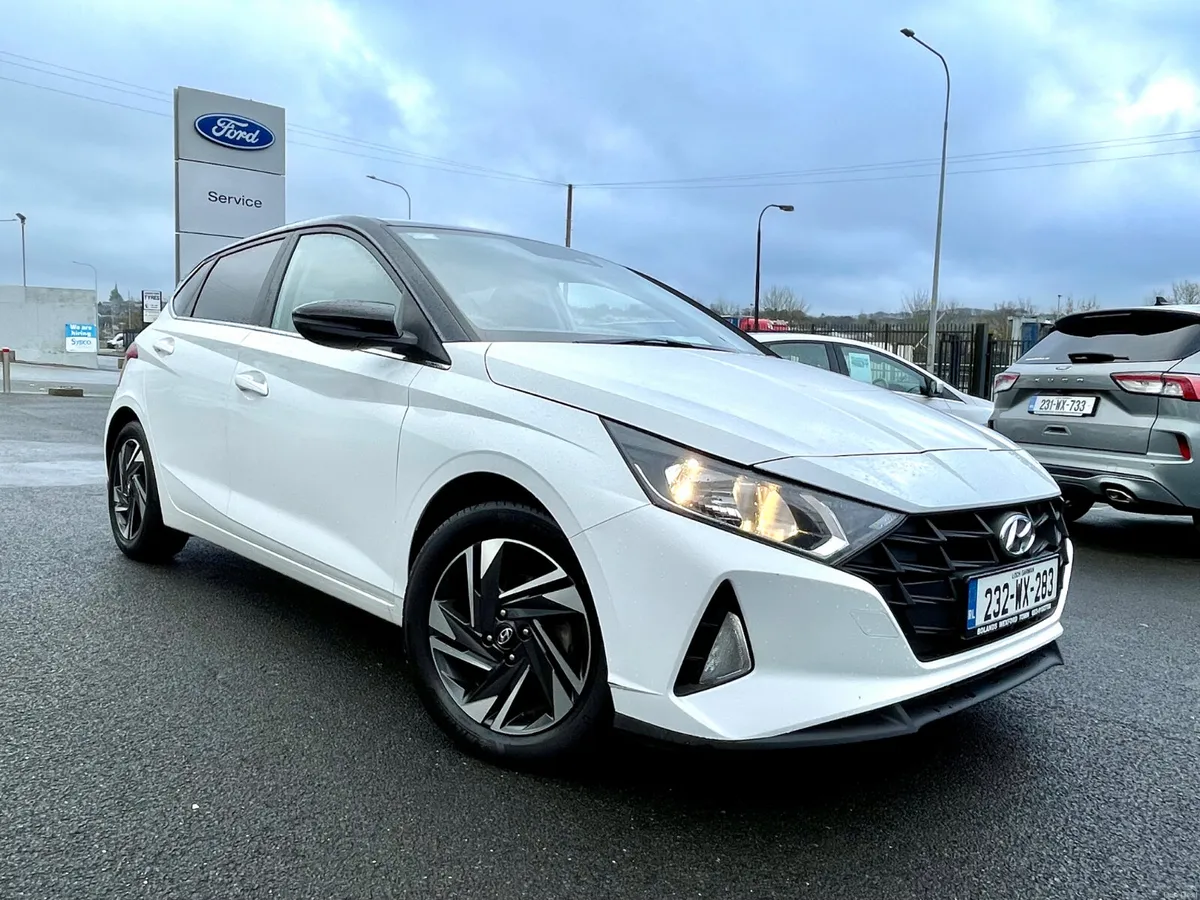 Hyundai i20 Deluxe Plus - Image 1