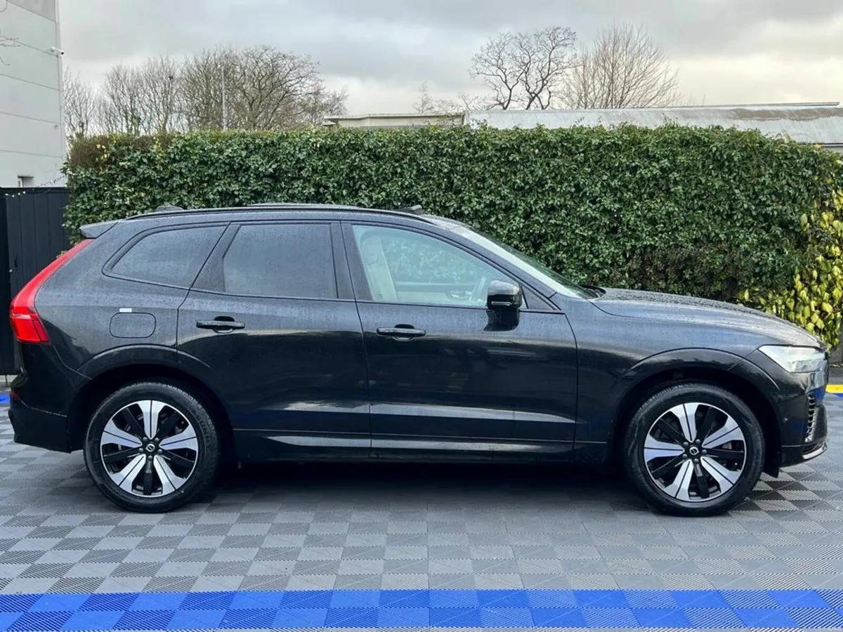Volvo XC60 T6 PLUS DARK AWD 2.0 ** HUGE SPEC ** // - Image 4