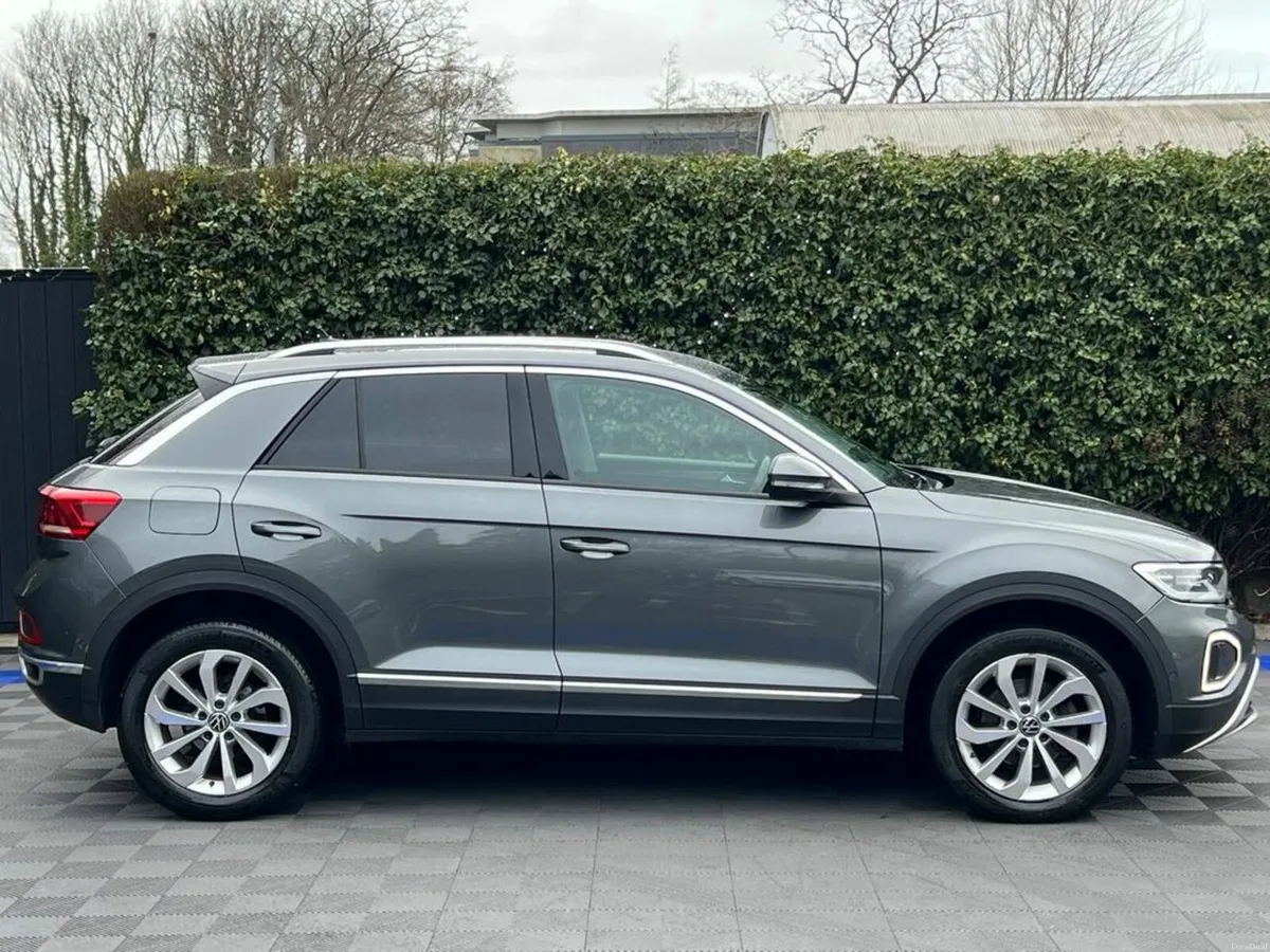 Volkswagen T-Roc STYLE 2.0 TDI // APPLE CARPLAY/AN - Image 2