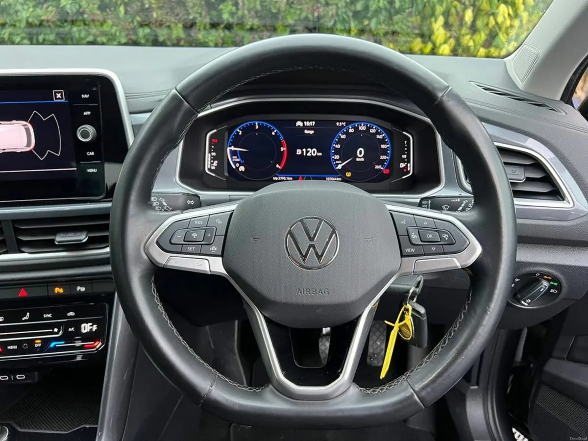 Volkswagen T-Roc STYLE 2.0 TDI // APPLE CARPLAY/AN - Image 4