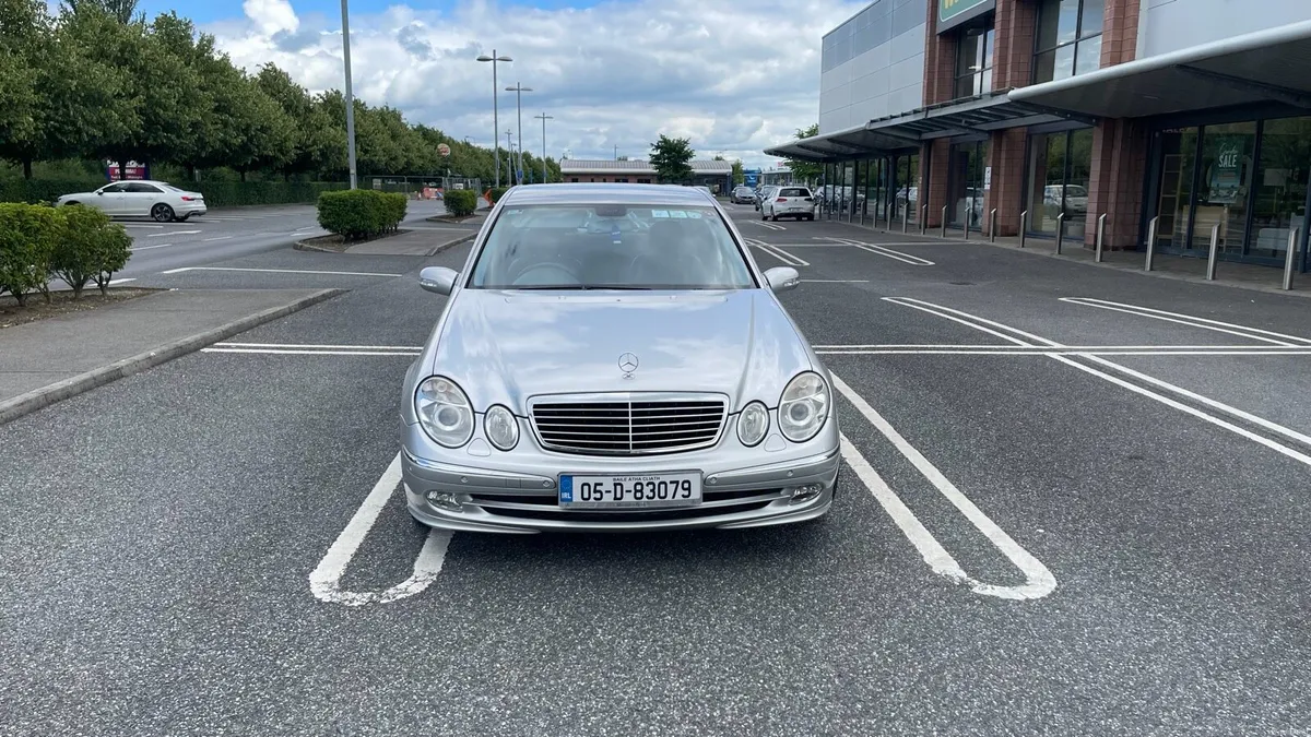 2005Mercedes E-Class Avantgarde 2.2CDI Low Mileage - Image 3