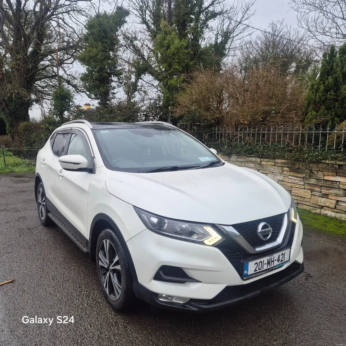 201 Nissan Qashqai 1.3 petrol high spec passed nct - Image 2