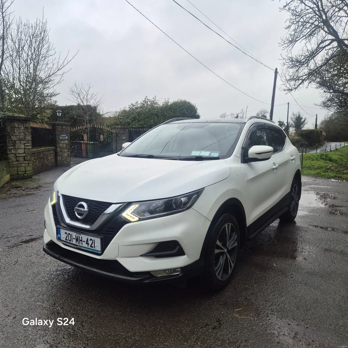 201 Nissan Qashqai 1.3 petrol high spec passed nct - Image 3