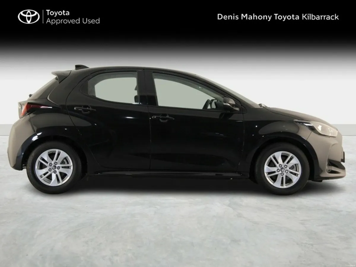 Toyota Yaris YARIS 1.5 HYBRID LUNA - Image 3