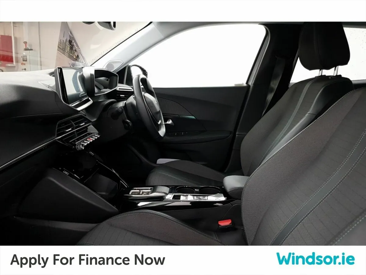 Peugeot 2008 Electric 136bhp (50 kWh) Allure - Image 4