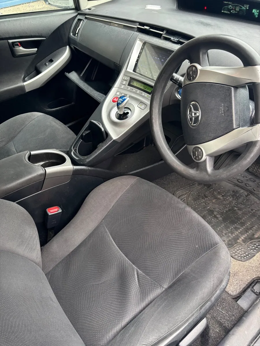 Toyota Prius 2016 - Image 4