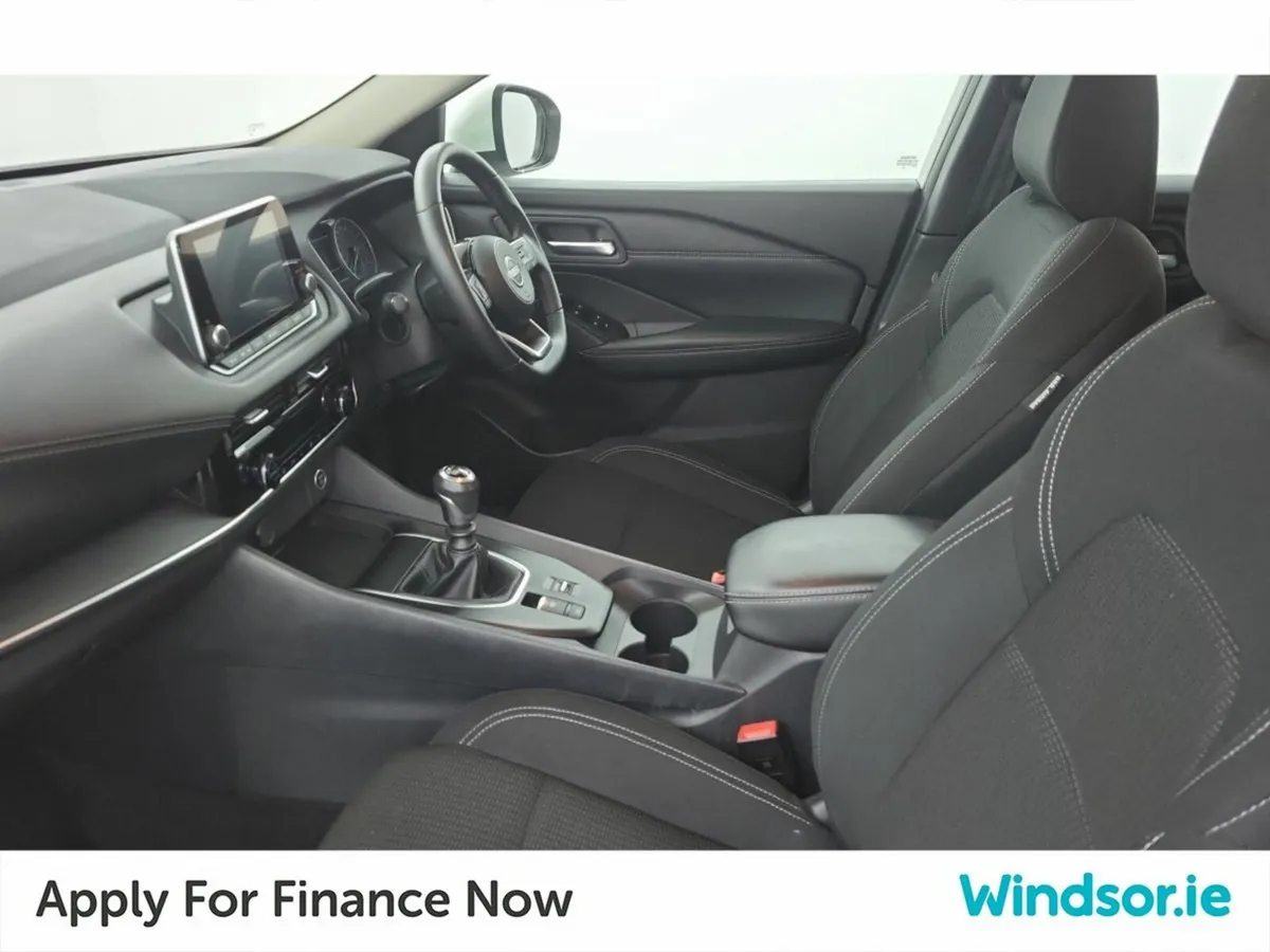 Nissan Qashqai 1.3 PET MILD HYBRID SV - Image 4