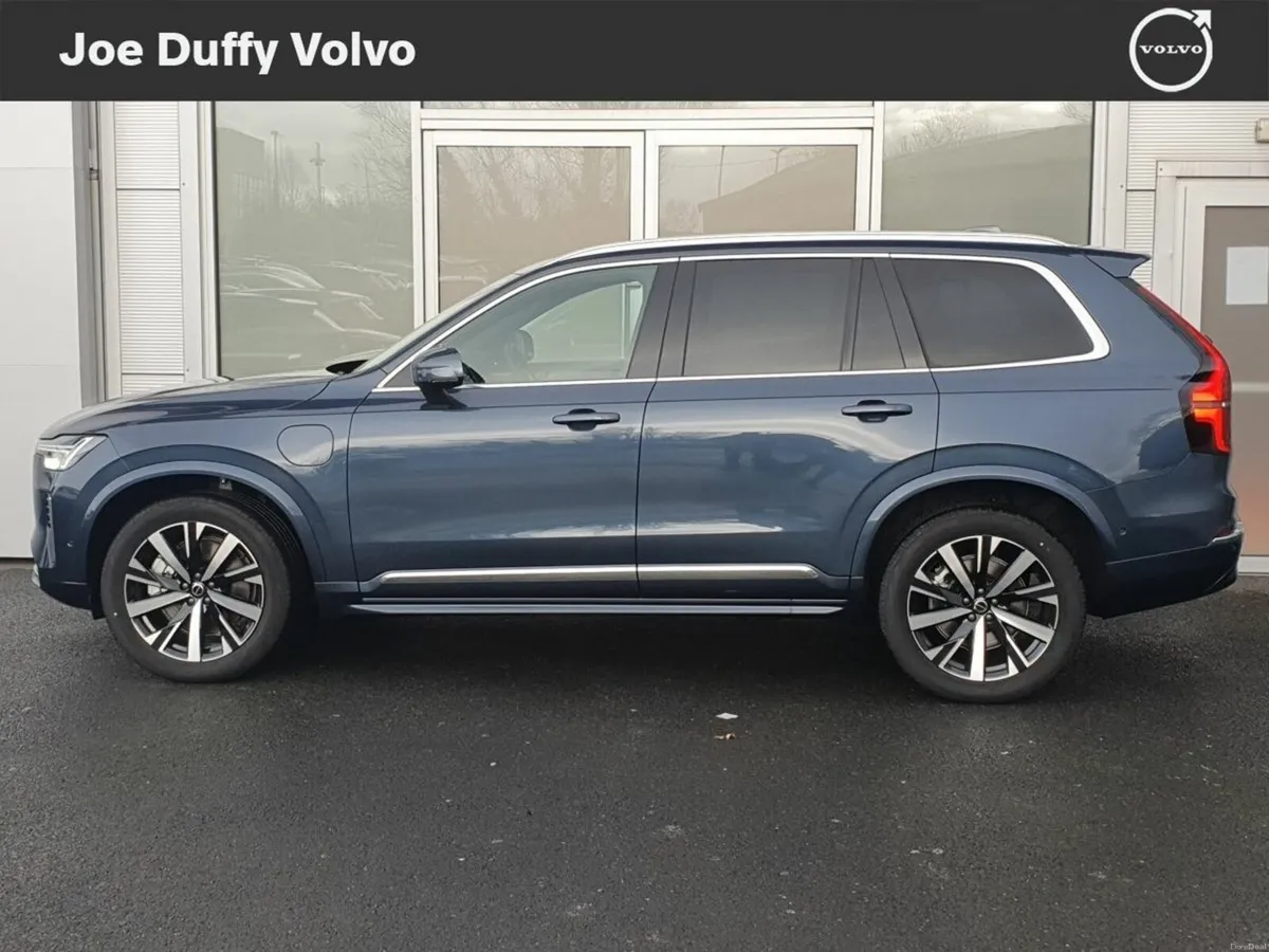 Volvo XC90 T8 PHEV AWD Dark - Image 3
