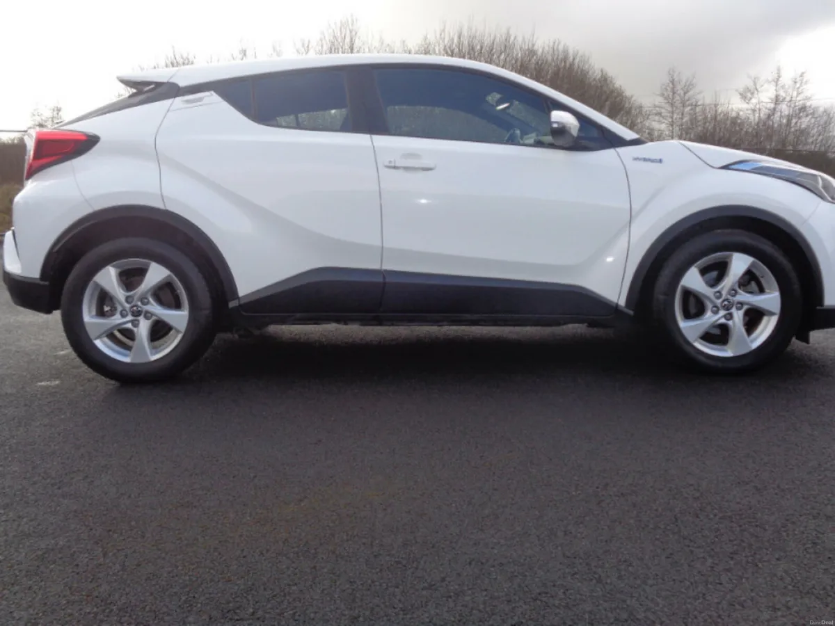 Toyota C-HR ICON - Image 2