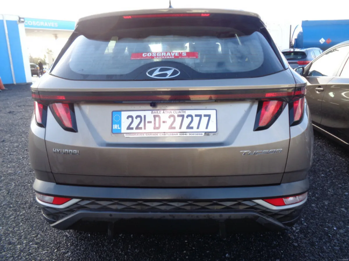 Hyundai Tucson ix35 Executive 5DR - Image 3