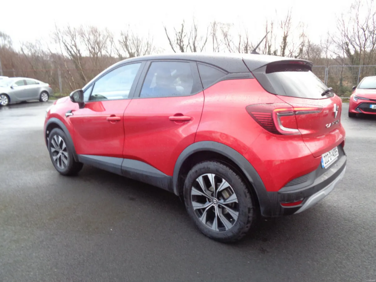 Renault Captur Limited edition TCE 90 5DR - Image 3