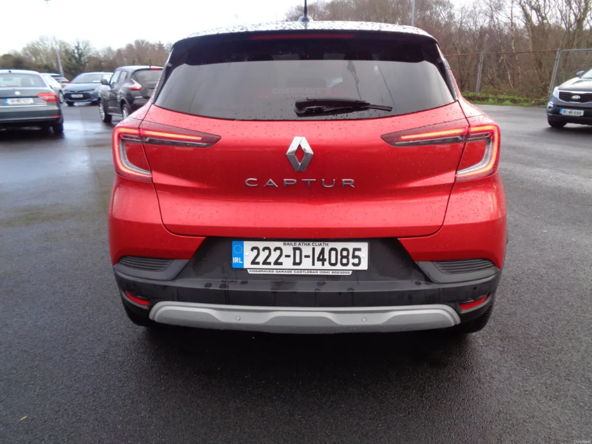 Renault Captur Limited edition TCE 90 5DR - Image 4
