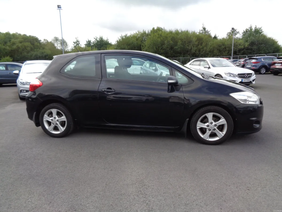 Toyota Auris 1.4 D4D SOL 2DR - Image 2