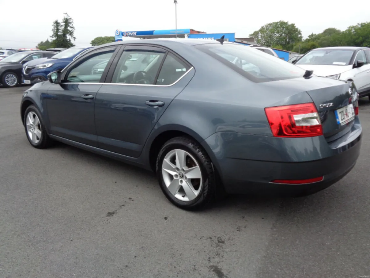 Skoda Octavia 1.6 TDI SE Technology 115PS 5DR - Image 3