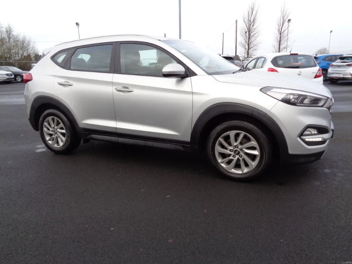 Hyundai Tucson 1.7 SE NAV 116PS 5DR - Image 2