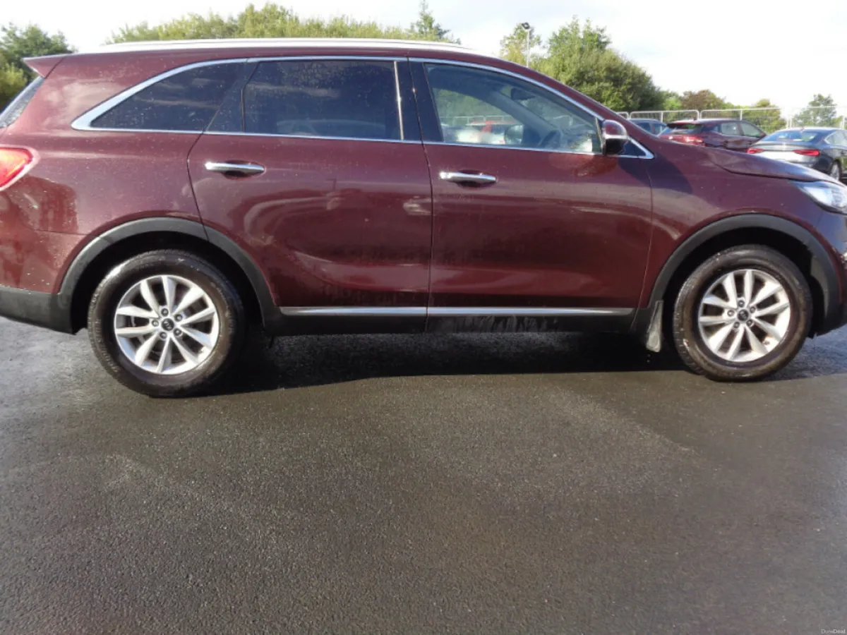 Kia Sorento 7 SEATER Platinum 4X2 5DR - Image 2