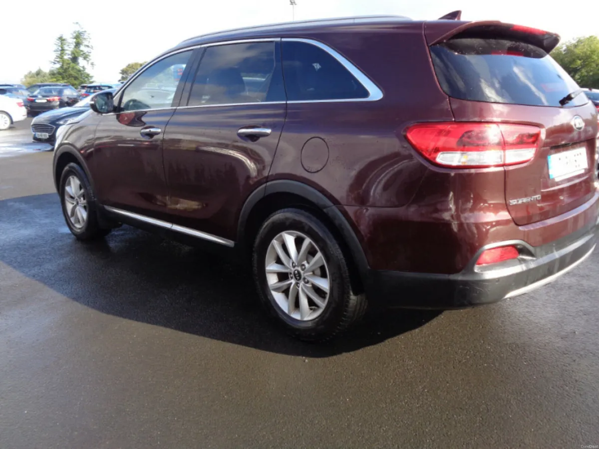 Kia Sorento 7 SEATER Platinum 4X2 5DR - Image 3