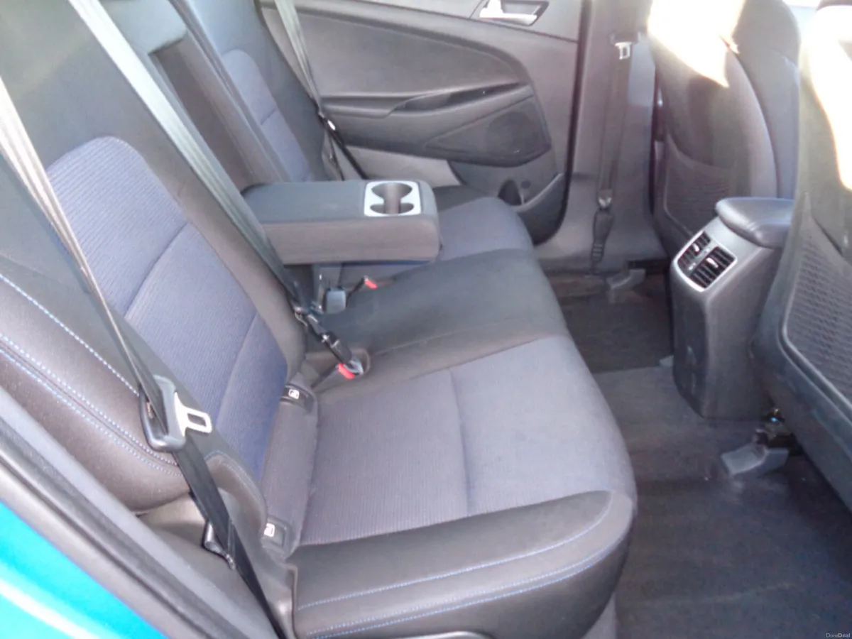 Hyundai Tucson 1 7 SE NAV 116PS 5DR - Image 4