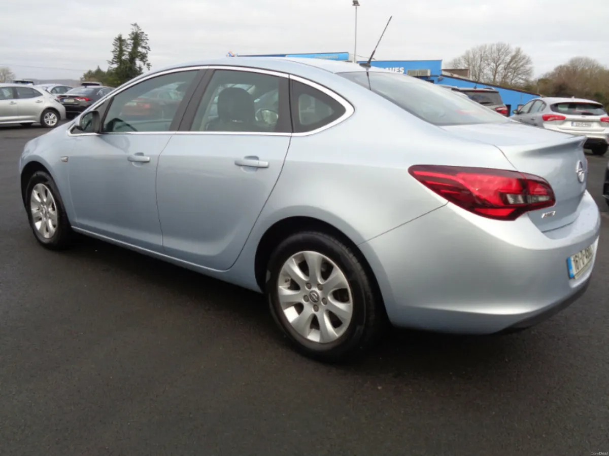 Opel Astra Saloon 1.6cdti 110PS 4DR - Image 3