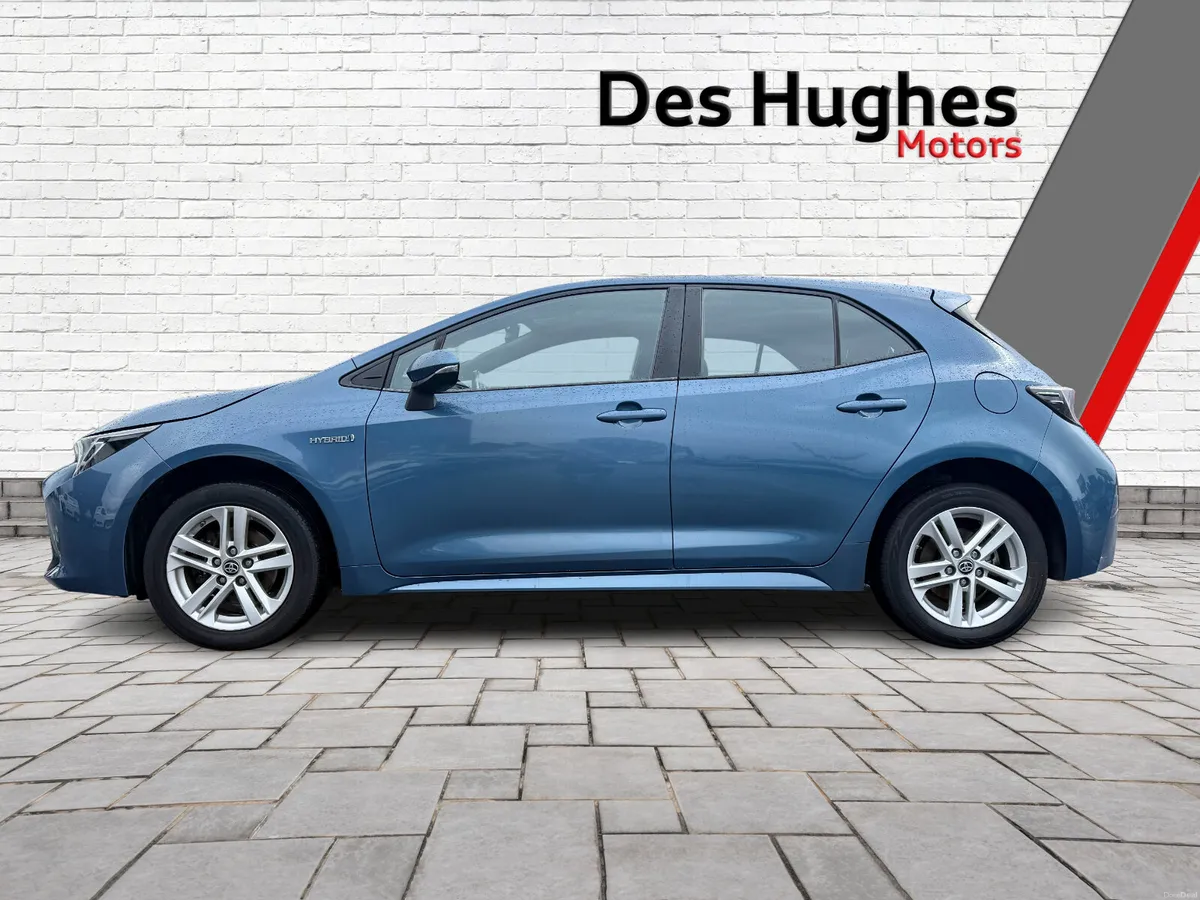 Toyota Corolla 2021 Hybrid Luna Hatchback - Image 4